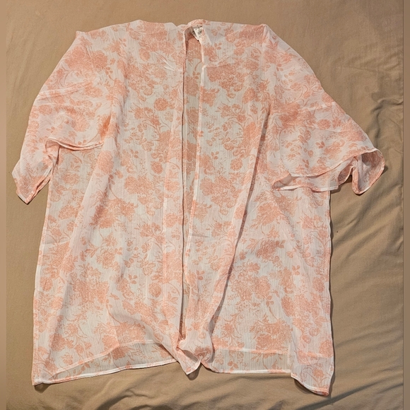 Aerie Pink‎ Ciffon Cape - Picture 4 of 9